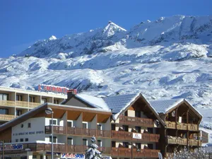 Image of Appartement cosy 3 pièces pour 6 pers. à 290m des pistes - Alpe d'Huez, animaux acceptés, balcon, parking - FR-1-405-172