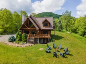 Image of VIEWS! All king beds, hot tub, 5 acres