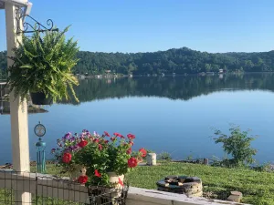 Image of New to VRBO. Lake access, lakefront, fishing and swim dock.  Fully equipped