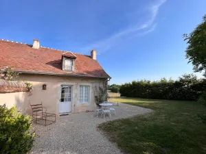Image of Peaceful Countryside Cottage with Garden, Ideal for Families