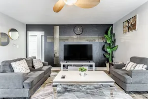 Image of King Size Bed Bungalow with a Gym in Indianapolis