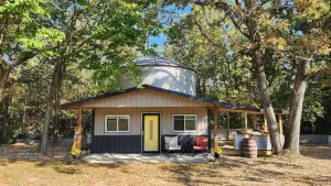 Image of Cozy Retreat Surrounded by Nature