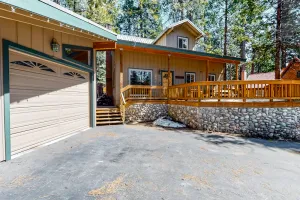 Image of Dog-Friendly Shaver Lake Home w\/ Wood Interior & Porch, WiFi, W\/D - Near Lake