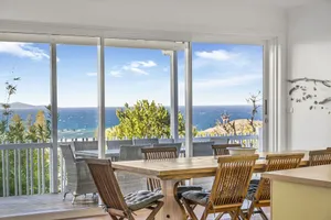 Image of SUNNY 4 BEDROOM HOLIDAY HOME WITH SENSATIONAL VIEWS = NEW KITCHEN