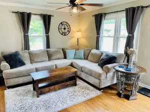 Image of Cozy 3 bedroom Bungalow near Auburn Hills