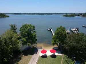 Image of SANITIZED! Lake Marion Lakefront Sandy Beach, Ramp, Sleeps 19, Wi-Fi Cable