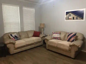 Image of Quiet townhouse, easy access to 1604 and 281