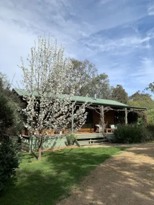 Image of Maddens Cottage - Relax in the heart of the Yarra Valley wine district.