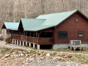 Image of Riverside Retreat:PetFriendlyCabin with HotTub,Pellet Stove RiverViews Sleeps 10