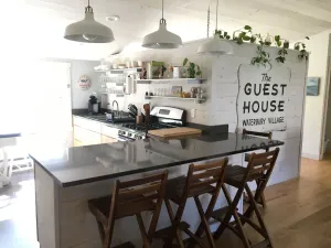 Image of Bright & Airy Guest House in downtown Waterbury
