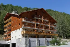 Image of Accès Piscine + Bassin  Enfants | Appart Charmant
