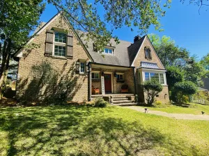 Image of 7th Ave Manor, Remodeled 1930’s Manor just minutes from Historic Downtown Laurel