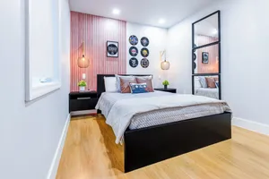 Image of 5 mins to Coral Gables\/ Parking\/ Fast Wi-Fi\/ Laundry