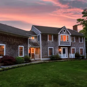 Image of Stunning 4 bedroom with access to private beach