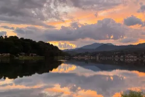 Image of Rock Wall Retreat-1 min walk to Lake J Assembly-10 min to Waynesville & BR Pkwy