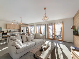 Image of Appartement au pied des pistes - 6 adultes + 2 enfants, 4 chambres, parking, wifi - FR-1-570-40