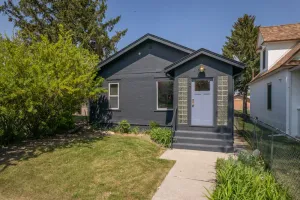 Image of Fisherman's Bungalow  · Perfect downtown home