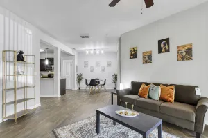 Image of 3 Bed Stylish Oasis+Fast WiFi+Pool+Gym