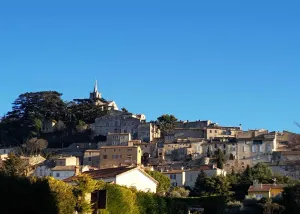 Image of large villa with swimming pool in the heart of Luberon