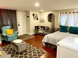 Image of CABIN 08-PETS OK! Cozy, Rustic Studio w\/ Kitchen