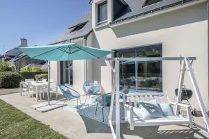 Image of 100m from the beach, house for 7, seaview