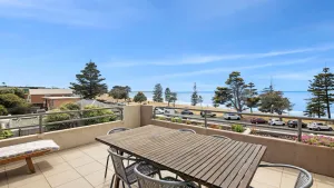 Image of Esplanade Absolute Beach Frontage 12-20
