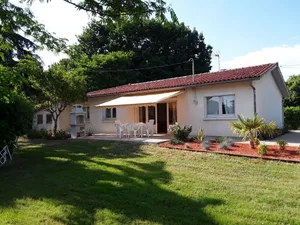 Image of Single-storey house 110m², residential area, 500m from town center