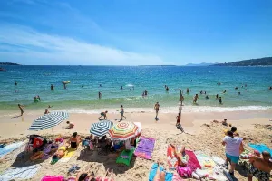 Image of Appartement 2 pièces avec terrasse à 100m de la plage - Parking privé, Antibes - FR-1-252-155
