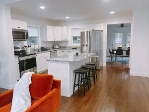 Image of *NEW* Spacious & Bright Executive Home in the City