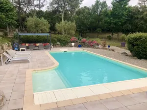 Image of Private wing in Provencal villa with heated pool in large wooded park