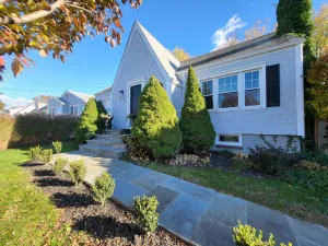 Image of Beautiful Fairfield Beach Area home, 5 minute walk to beach, town & train