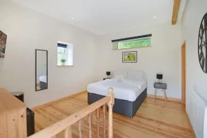 Image of 5 Bed Barn Conversion - with private hot tub
