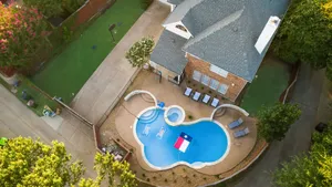 Image of Texas Size 5Bed 3.5Bath, Heated Spa, Pool