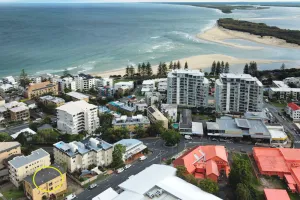 Image of Location is Everything - Shops, Beaches, Views ZG3