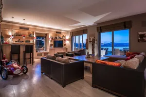 Image of Modern villa with infinity pool & view of the bay of St Tropez