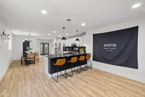 Image of Family Home w\/ Hotub, Game Room Sleeps 10 & Pets