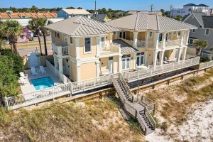 Image of Luxury Beachfront Vacation House w\/ Private Pool and Amazing Views!