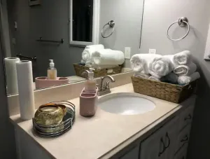 Image of Guest suit near down town-Free Parking