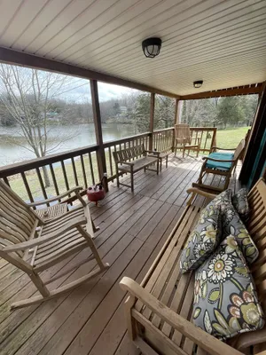 Image of KY BOURBON TRAIL LAKEFRONT HOUSE WITH DOCK SLEEPS 8! Year round Hot tub!