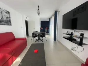 Image of Beautiful Bright Apt At 3 Min Walk From The Beach