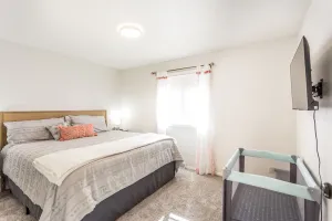 Image of Sojourners Cozy Retreat-Heart of SF-4bd | 2 ba