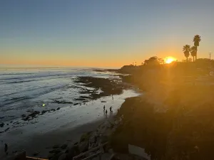Image of Stunning Oceanfront Townhouse Sleeps 8+