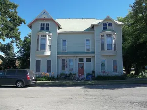 Image of Heart of Hillsdale 1 Bdrm, Work,Cook, Relax Wifi Downtown Apartment Queen Bed