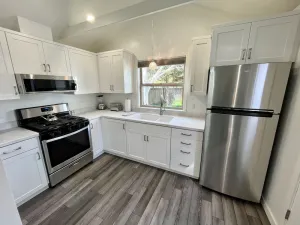 Image of 11th Street Studio~Stylish & 3 blocks Plaza!