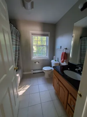 Image of Clean, spacious house in quiet area close to highway access