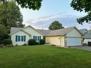 Image of Winnebago Spacious Home♥ Beautiful Kitchen LG Yard!!