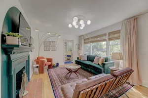 Image of ✷ Dazzling Downtown Deco ✷ 2 BD 1 BA Home