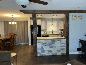 Image of Rustic 2 bed home *pet friendly*