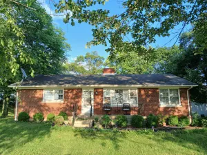 Image of Charming Brick Ranch in horse heaven! Just 13 mins to Kentucky Horse Park.