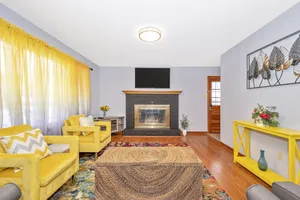 Image of Nice and modern decor, 4BR 3BA, remodeled
